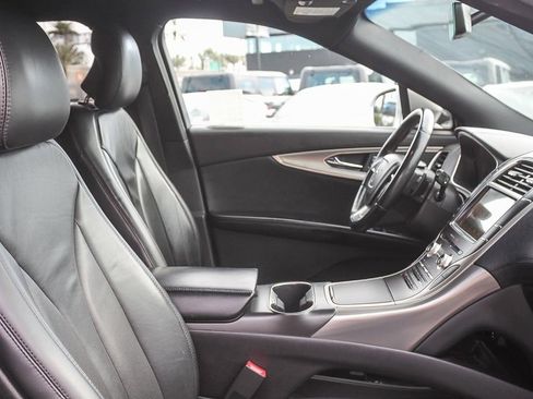 Used 2019 Lincoln Nautilus Select w/ Cargo Utility Package image 21