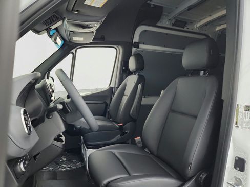 New 2026 Mercedes-Benz Sprinter 2500 image 9