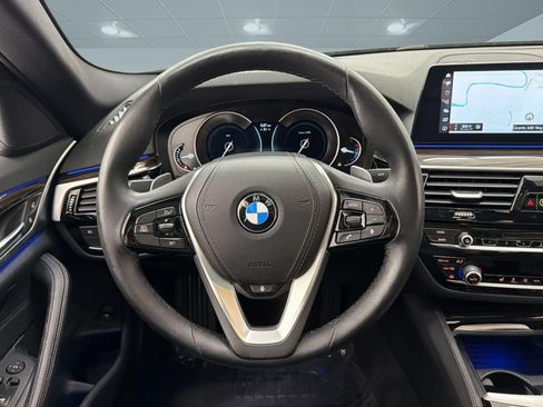 Used 2018 BMW 530i xDrive AWD/4WD image 11