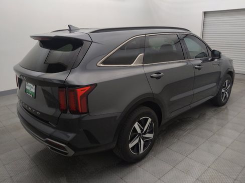 Used 2022 Kia Sorento S FWD image 9