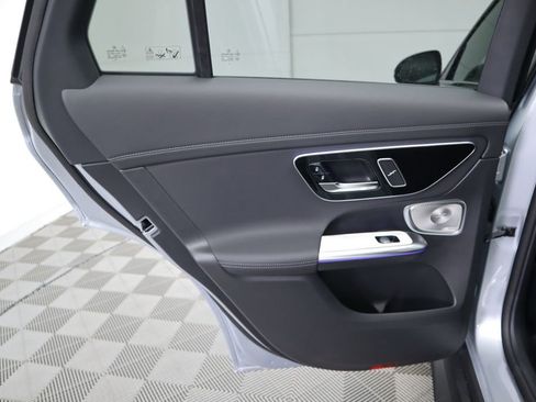 Used 2025 Mercedes-Benz GLC 300 GLC 300 image 27