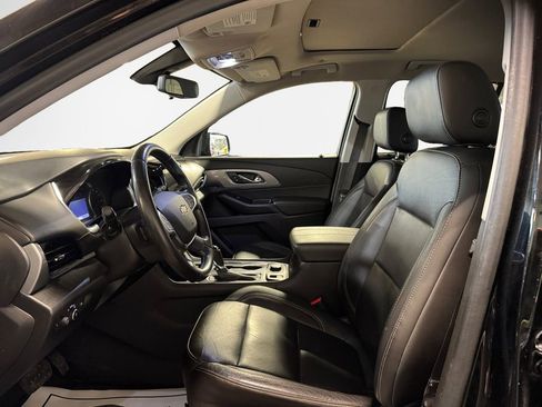 Used 2020 Chevrolet Traverse LT w/ LT Premium Package image 12