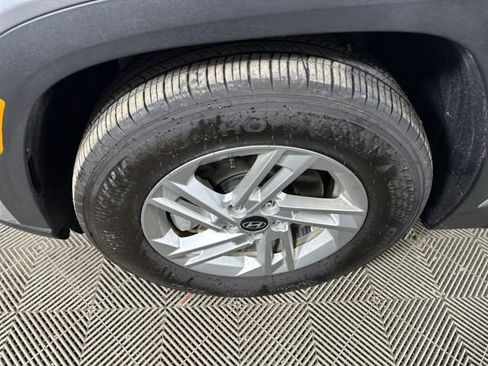 Used 2025 Hyundai Tucson SE image 10