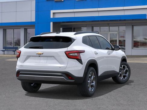 New 2025 Chevrolet Trax LT w/ Driver Confidence Package image 4