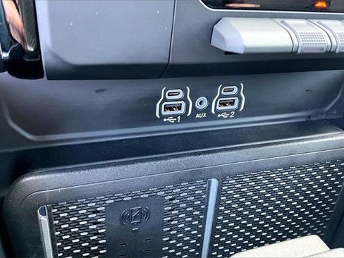 Used 2025 RAM 1500 Laramie image 16