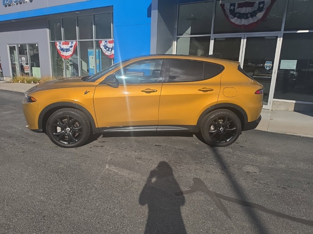 Used 2024 Dodge Hornet R/T Plus w/ R/T Blacktop Package AWD/4WD image 3