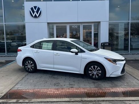 Used 2021 Toyota Corolla LE image 2