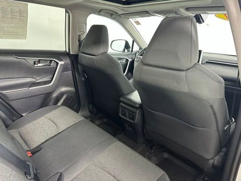 Used 2021 Toyota RAV4 XLE w/ Convenience Package AWD/4WD image 27