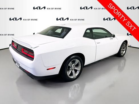 Used 2019 Dodge Challenger SXT RWD image 7