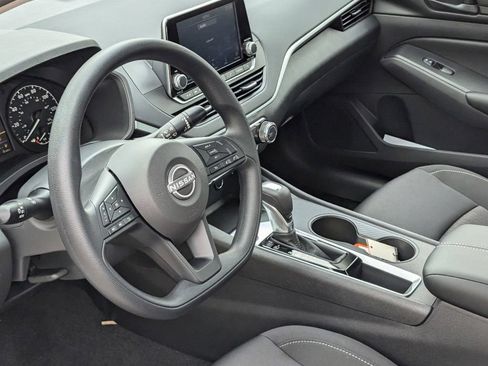 Used 2025 Nissan Altima 2.5 S FWD image 17
