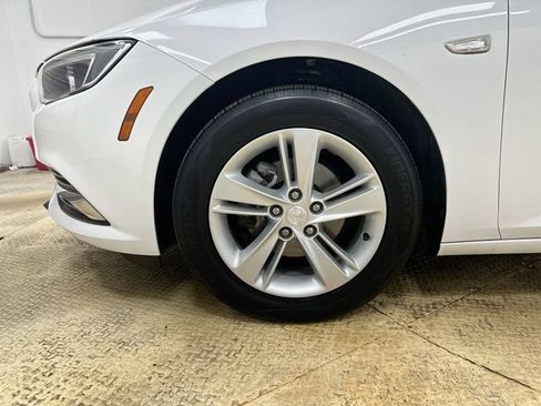 Used 2018 Buick Regal Preferred FWD image 19