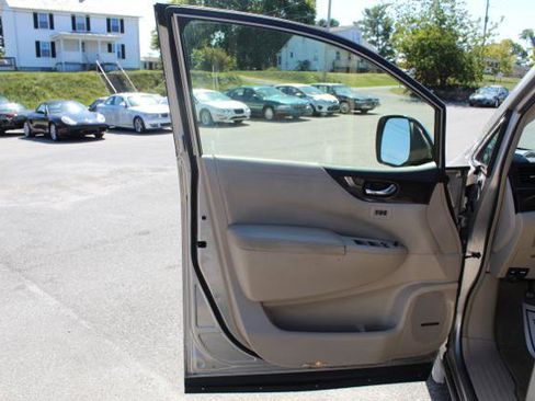 Used 2013 Nissan Quest LE image 9