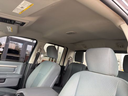 Used 2018 RAM 1500 Classic SLT image 19