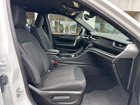 Certified 2024 Jeep Grand Cherokee L Laredo image 45