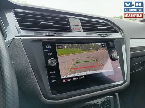 Used 2022 Volkswagen Tiguan SEL R-Line AWD/4WD image 7