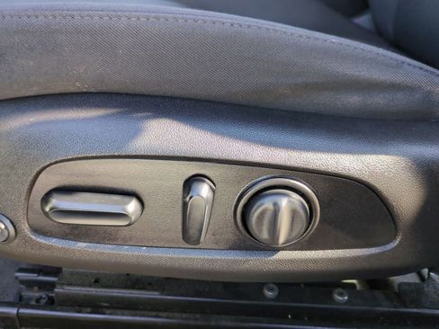 Used 2018 Chevrolet Malibu LT w/ Redline Edition image 22