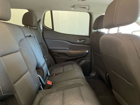 Used 2021 GMC Acadia SLE image 30