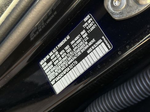Used 2023 Porsche Cayenne AWD/4WD image 35