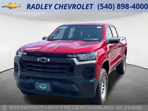 Certified 2025 Chevrolet Colorado W/T w/ Advanced Trailering Package AWD/4WD image 1