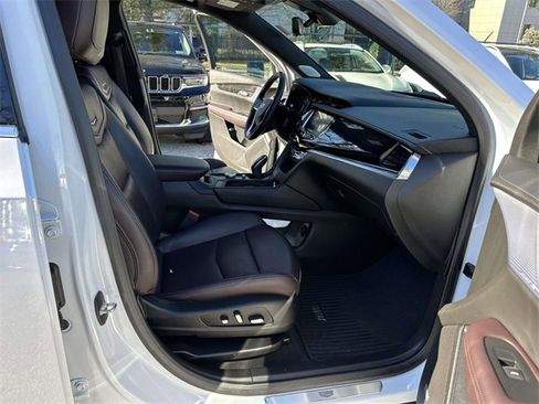 Used 2020 Cadillac XT6 Premium Luxury image 24