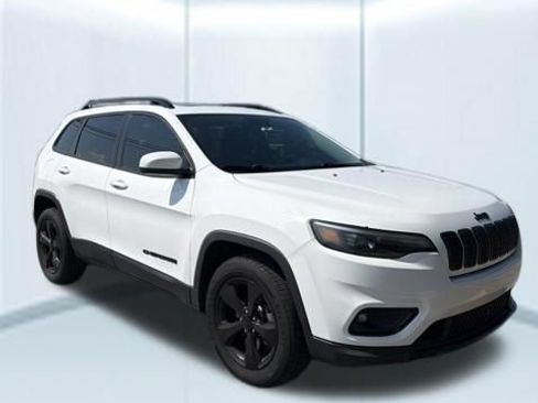 Used 2020 Jeep Cherokee Latitude Plus AWD/4WD image 4