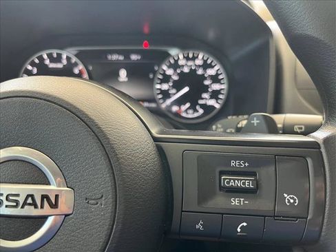 Used 2021 Nissan Rogue S AWD/4WD image 19