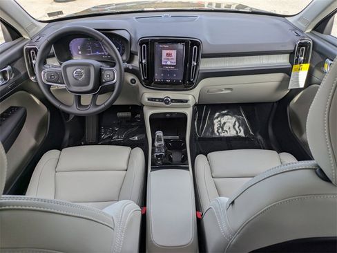 New 2025 Volvo XC40 B5 Plus w/ Protection Package Premier image 17