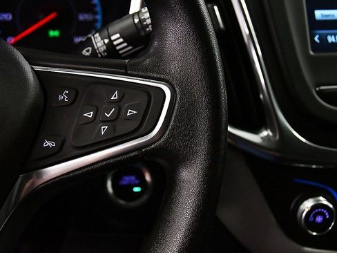 Used 2018 Chevrolet Equinox LT image 19