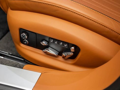 Used 2023 Bentley Flying Spur W12 image 32