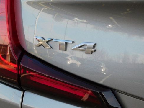 Used 2024 Cadillac XT4 Premium Luxury image 6