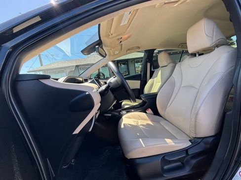 Used 2019 Toyota Prius XLE w/ Advanced Technology Package AWD/4WD image 10