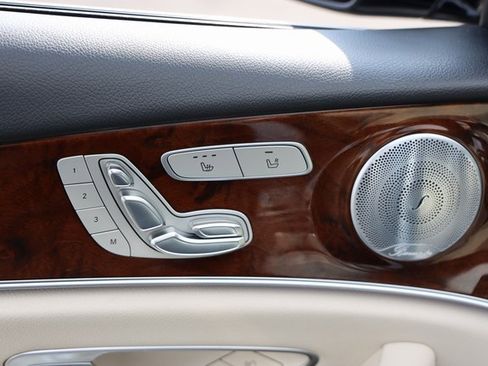 Used 2017 Mercedes-Benz E 300 image 21
