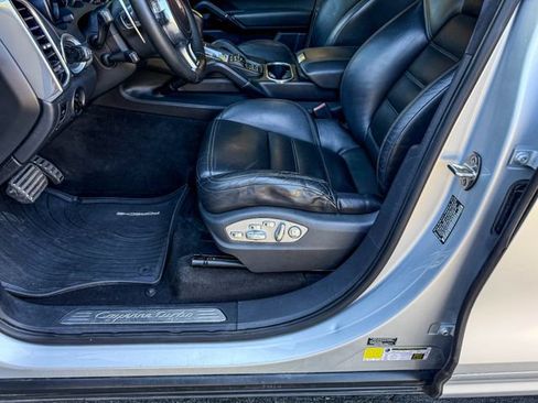 Used 2011 Porsche Cayenne Turbo AWD/4WD image 24