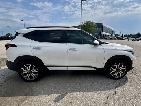 Certified 2023 Kia Seltos SX w/ SX Sunroof Package AWD/4WD image 6