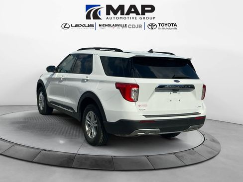 Used 2023 Ford Explorer XLT w/ Equipment Group 202A AWD/4WD image 3