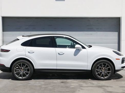 Used 2023 Porsche Cayenne S image 9