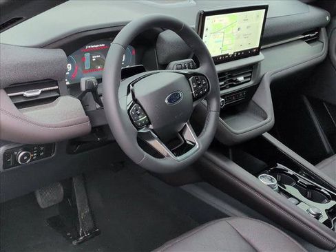 New 2026 Ford Explorer Platinum image 3