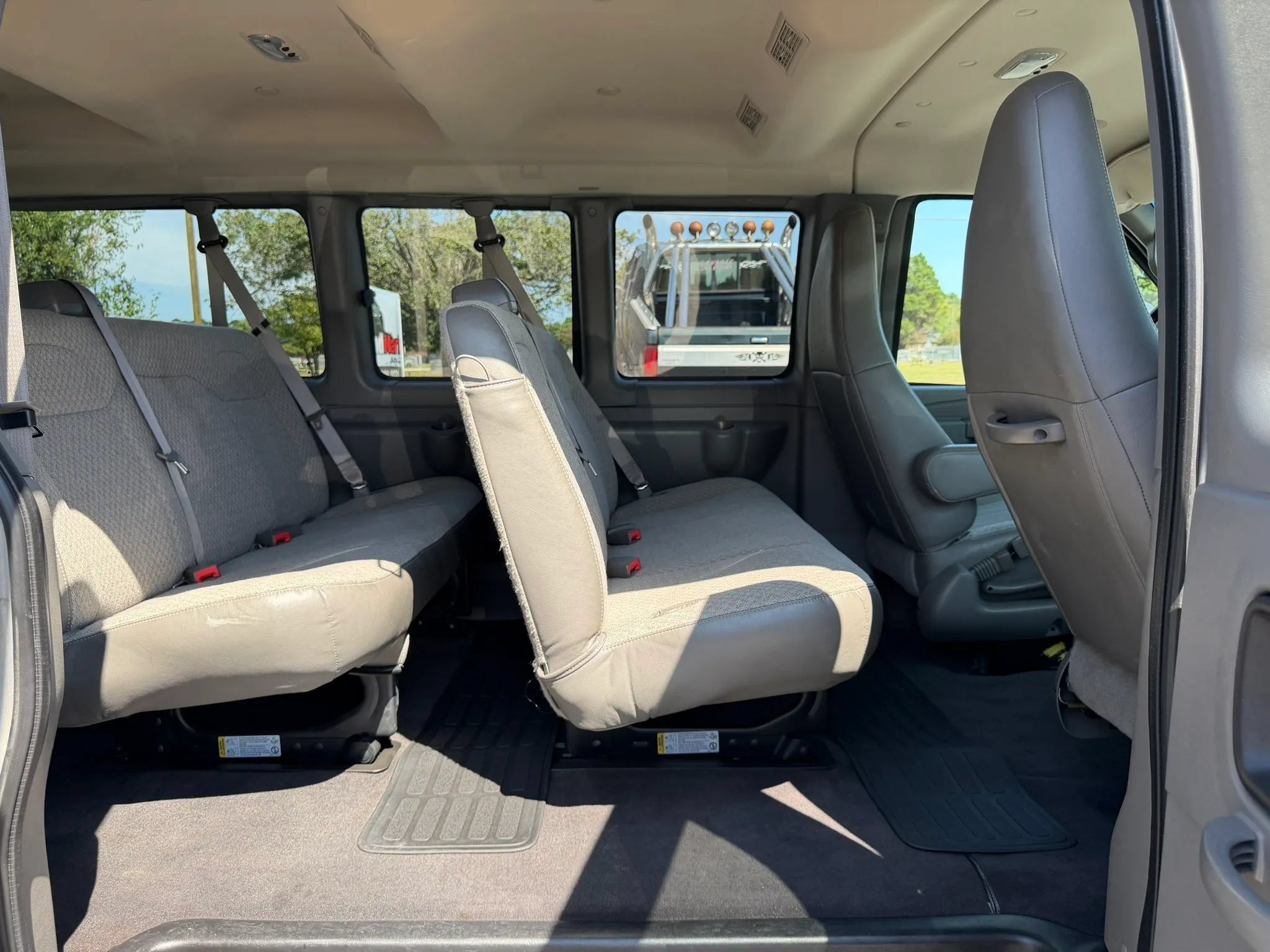 Used 2019 Chevrolet Express 3500 LS RWD image 20