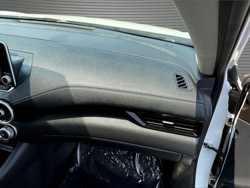 Used 2025 Nissan Sentra SV FWD image 25