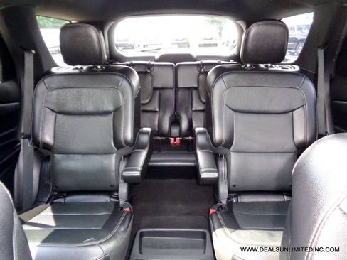 Used 2020 Ford Explorer Limited AWD/4WD image 17
