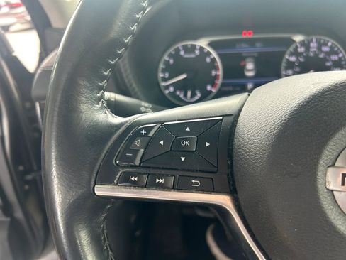 Used 2022 Nissan Sentra SV w/ Trunk Package FWD image 18