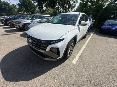 Used 2026 Hyundai Tucson SEL FWD image 2