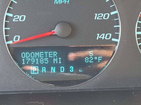 Used 2010 Chevrolet Impala LT w/ Luxury Edition Package FWD image 9