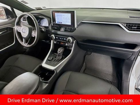 Used 2024 Toyota RAV4 SE w/ Convenience Package image 26
