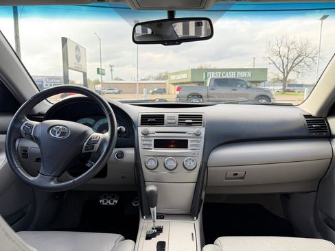 Used 2010 Toyota Camry SE image 21