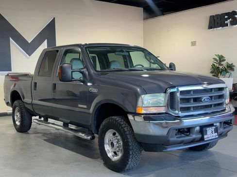 Used 2004 Ford F250 Lariat AWD/4WD image 3