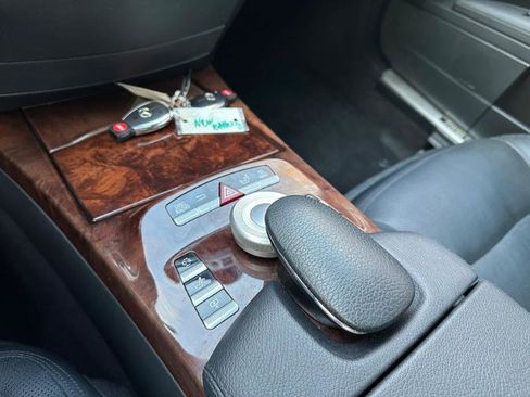 Used 2010 Mercedes-Benz S 550 image 36