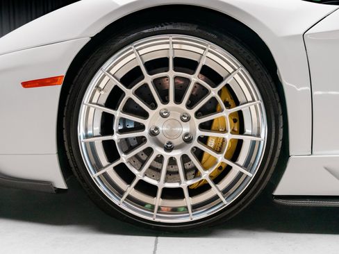 Used 2013 Lamborghini Aventador LP 700-4 image 3