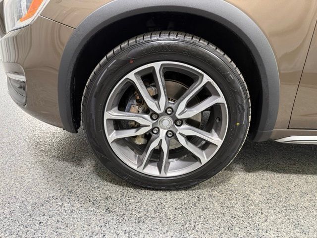 Used 2015 Volvo V60 T5 Cross Country AWD/4WD image 29