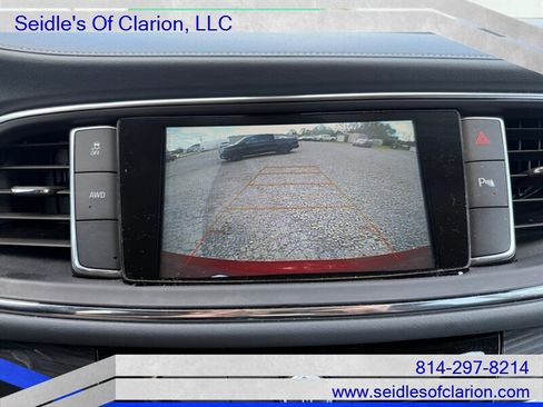 Used 2018 Buick Enclave Essence AWD/4WD image 20